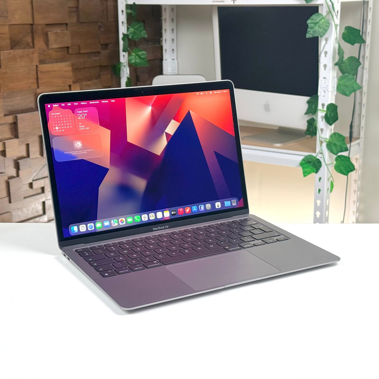 MacBook Air 13" M1 8GB 256GB Space Gray (2020) - Pre-Owned - Image 2