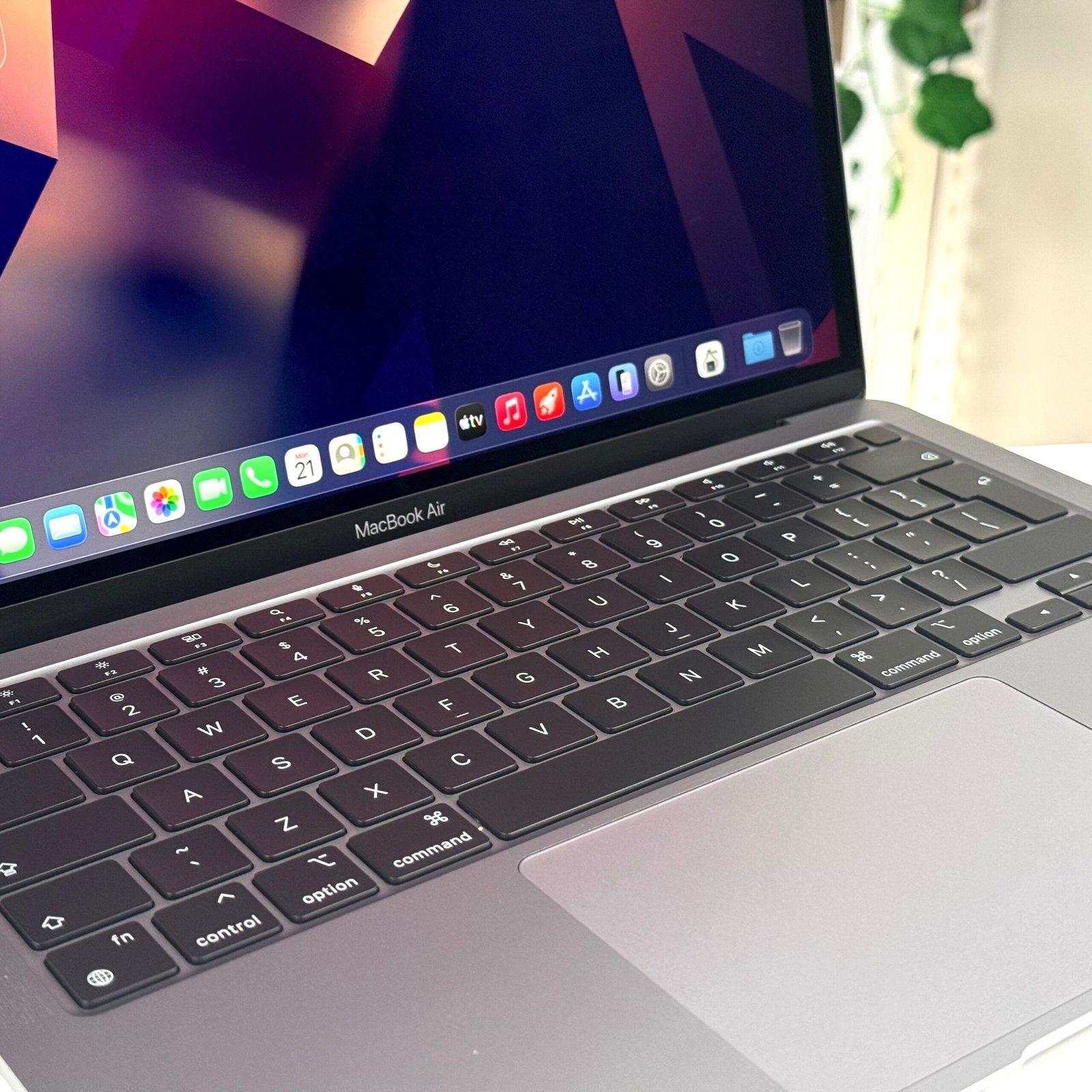 MacBook Air 13" M1 8GB 256GB Space Gray (2020) - Pre-Owned - Image 5