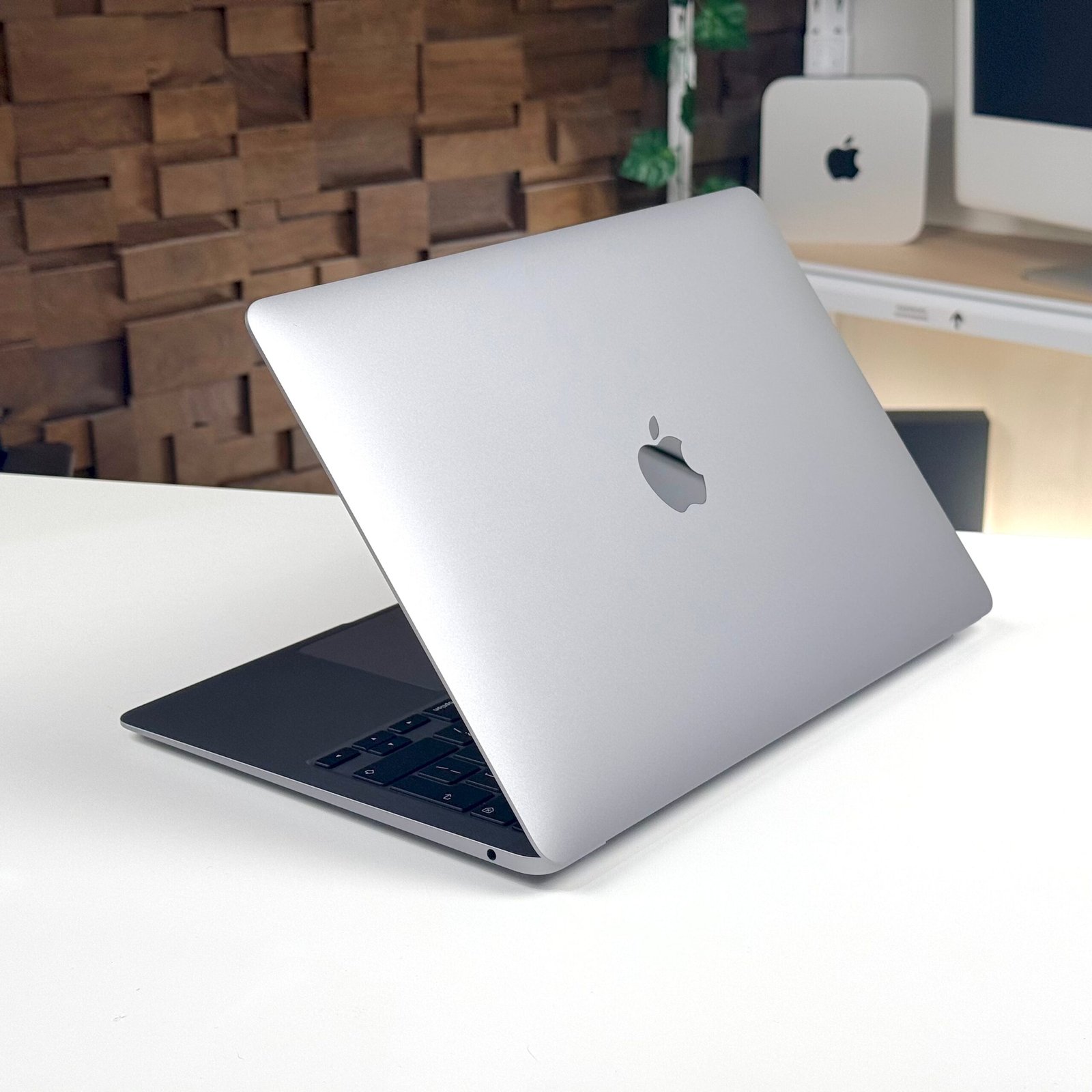 MacBook Air 13" M1 8GB 256GB Space Gray (2020) - Pre-Owned - Image 7