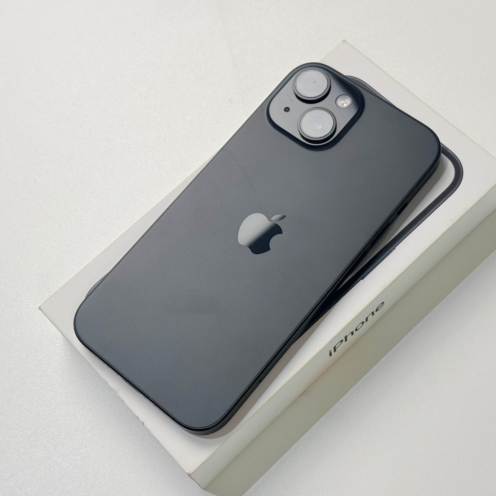 iPhone 15 256GB Black (2023) - Pre-Owned - Image 3