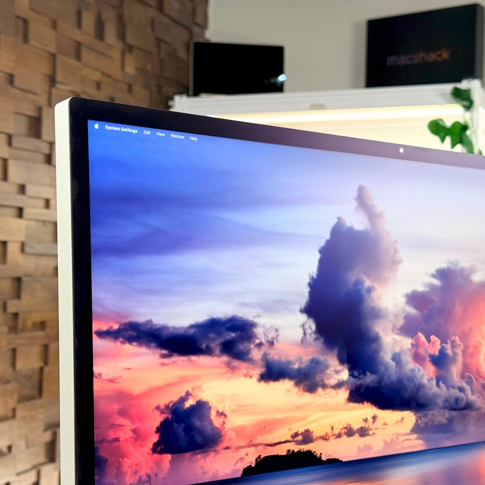 Apple Studio Display 27" Tilt-Adjustable Stand, Nano-Texture Display (2022) - Pre-Owned - Image 4
