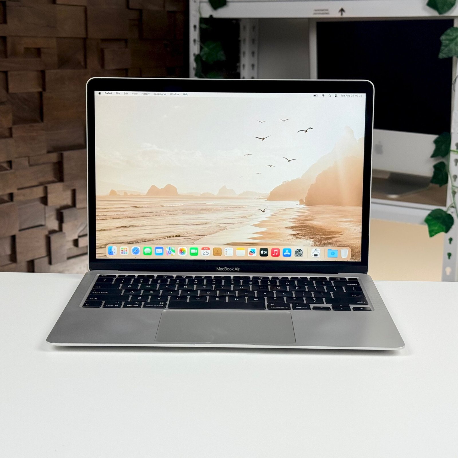 MacBook Air 13" Intel Core i5 8GB 512GB Silver (2020) - Pre-Owned - Image 4