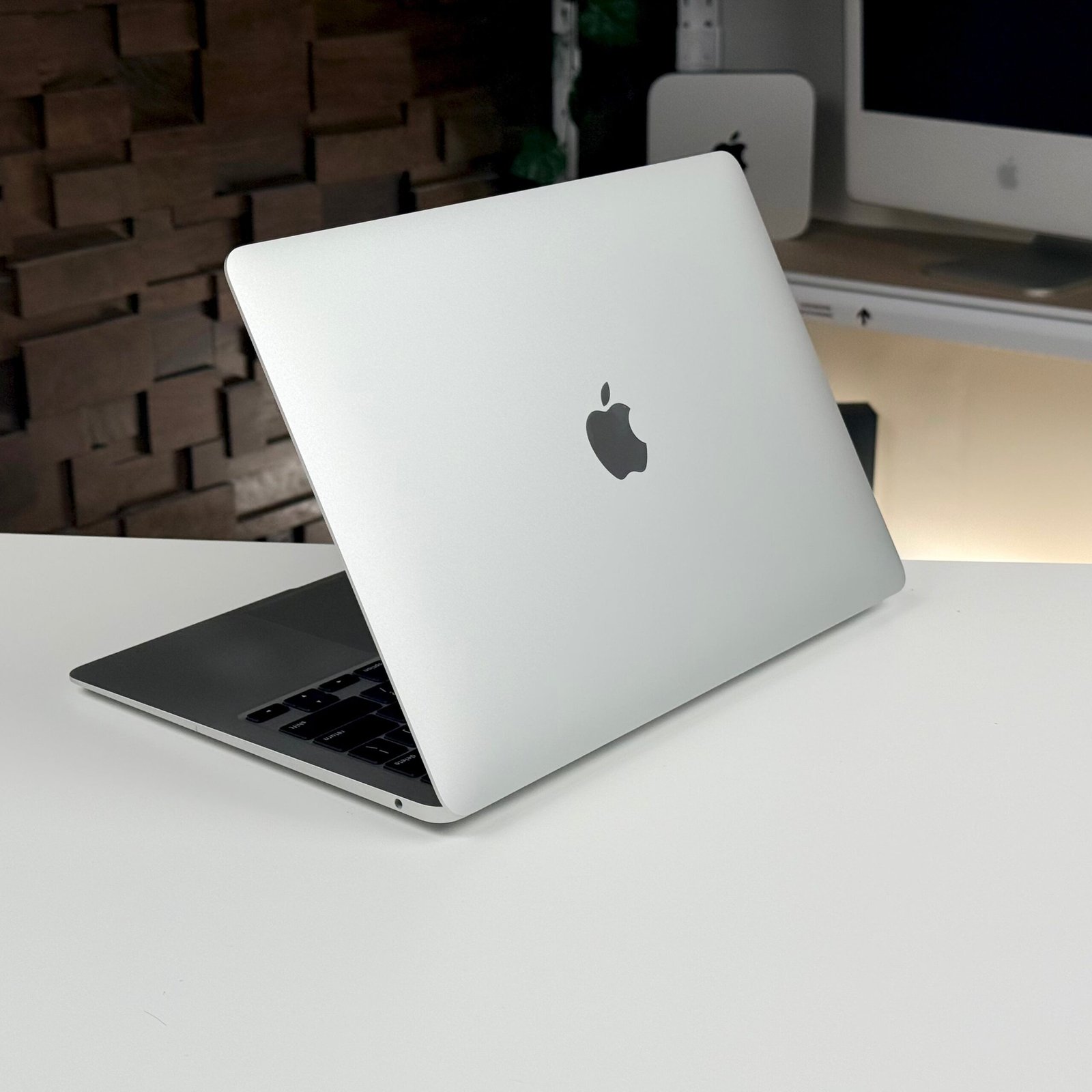 MacBook Air 13" Intel Core i5 8GB 512GB Silver (2020) - Pre-Owned - Image 6