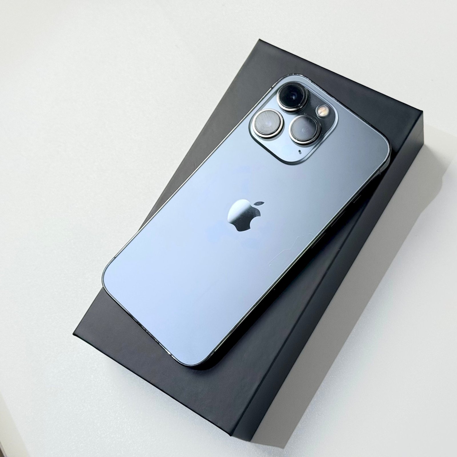 iPhone 13 Pro 128GB Graphite (2021) - Pre-Owned - Image 3