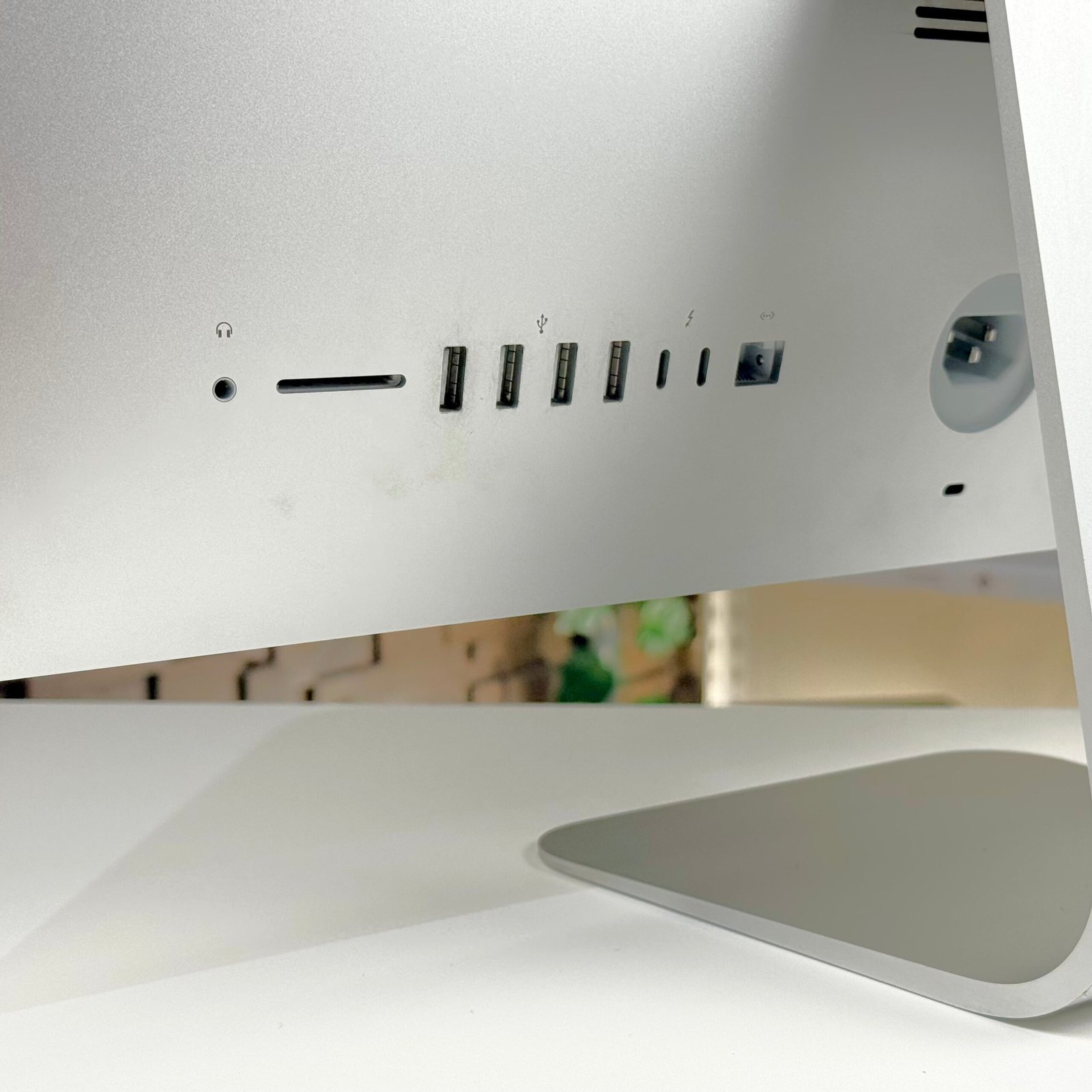 iMac 21" 4K Intel Core i5 8GB 1TB Silver (2019) - Pre-Owned - Image 4