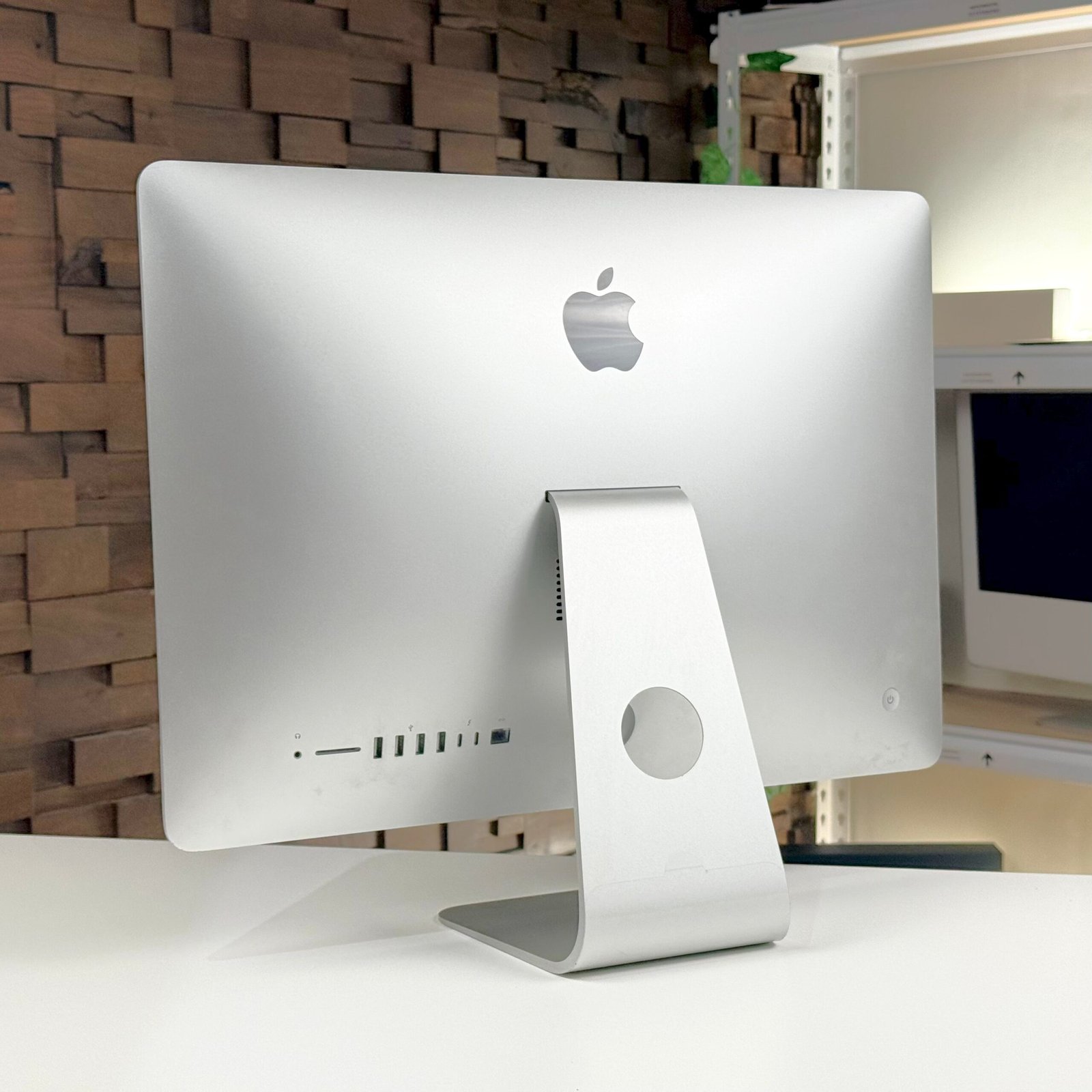 iMac 21" 4K Intel Core i5 8GB 1TB Silver (2019) - Pre-Owned - Image 7
