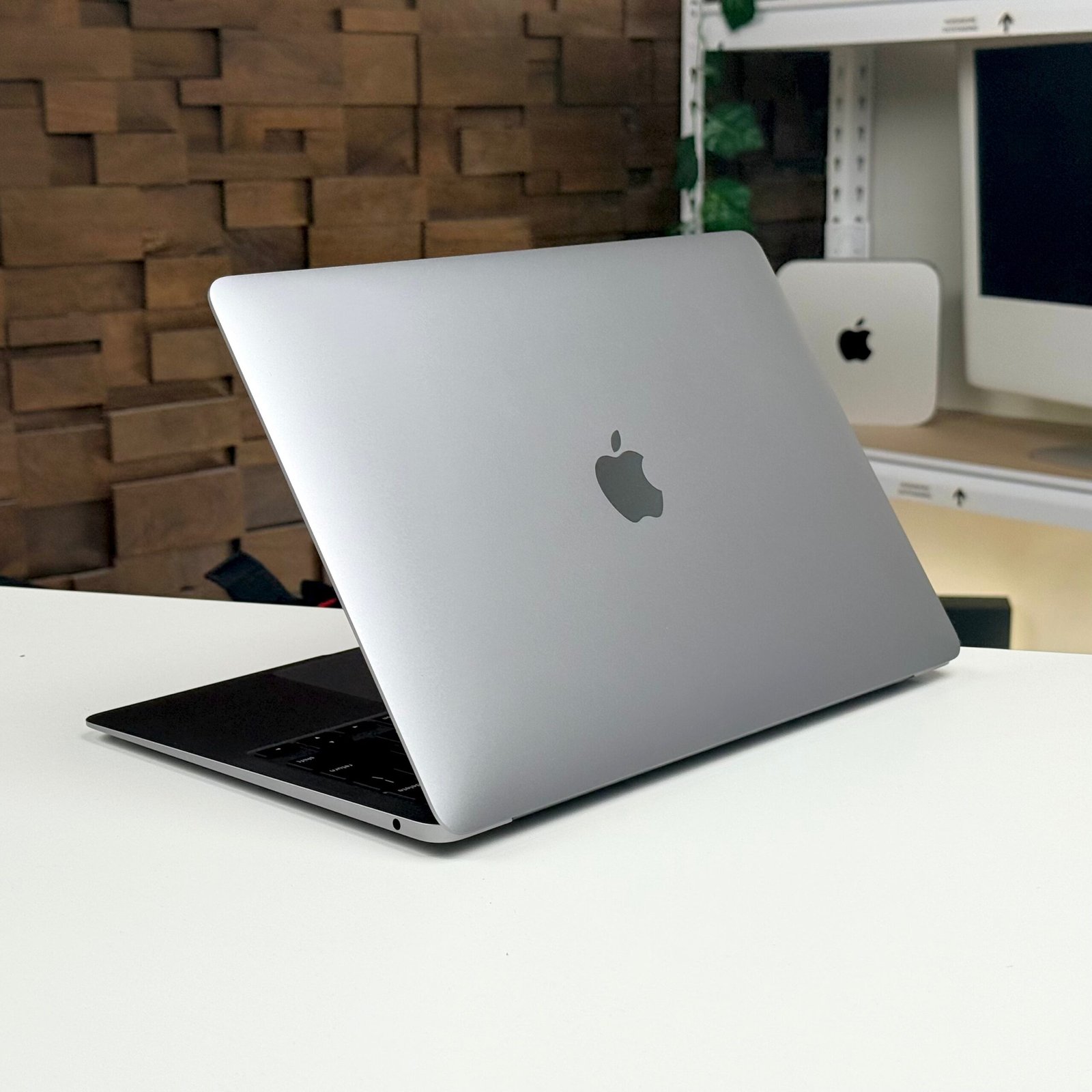 MacBook Air 13" M1 16GB 512GB Space Gray (2020) - Pre-Owned - Image 7