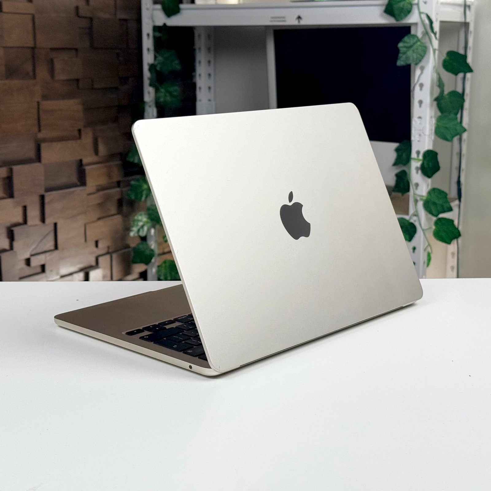 MacBook Air 13" M2 8GB 256GB Starlight (2022) - Pre-Owned - Image 7
