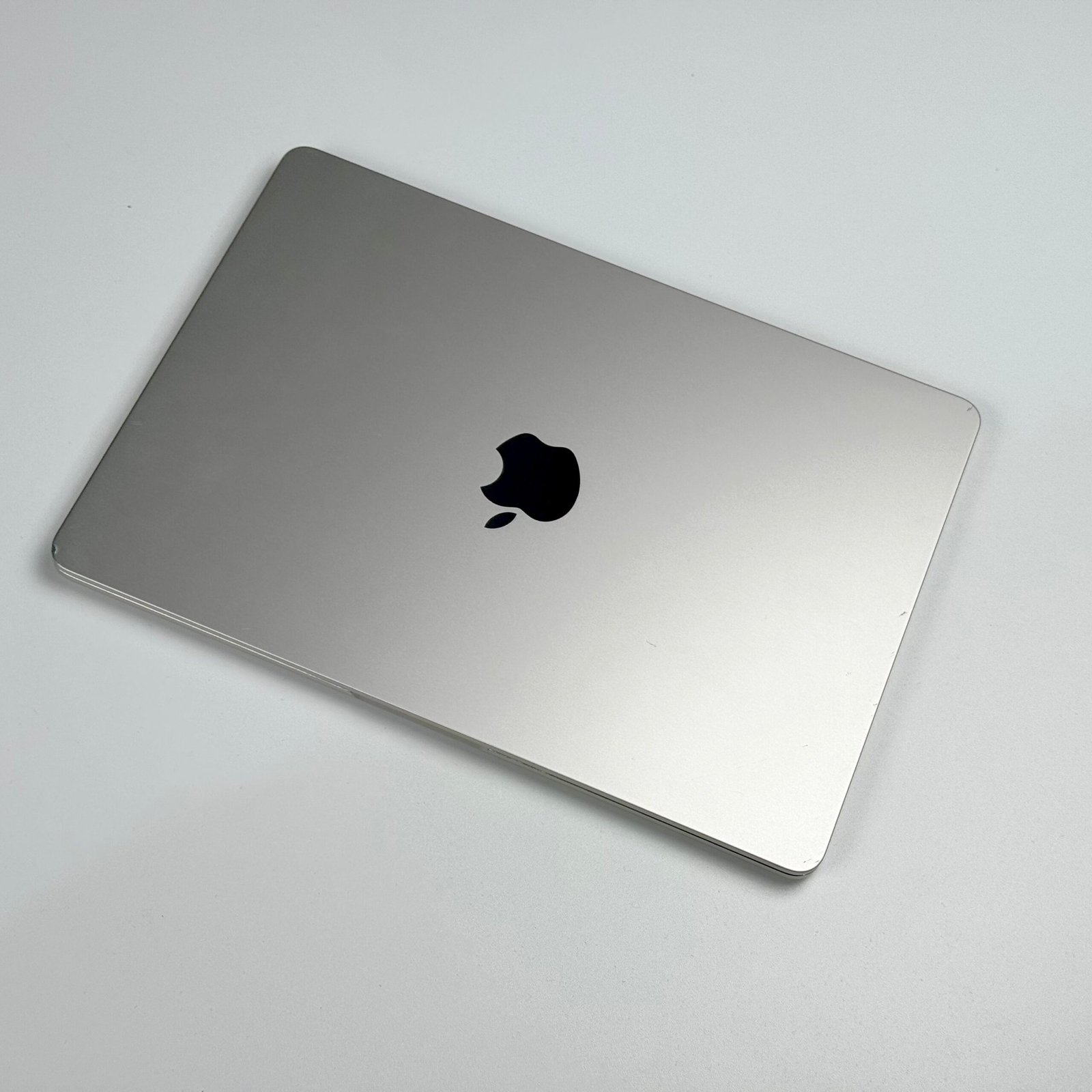 MacBook Air 13" M2 8GB 256GB Starlight (2022) - Pre-Owned - Image 8