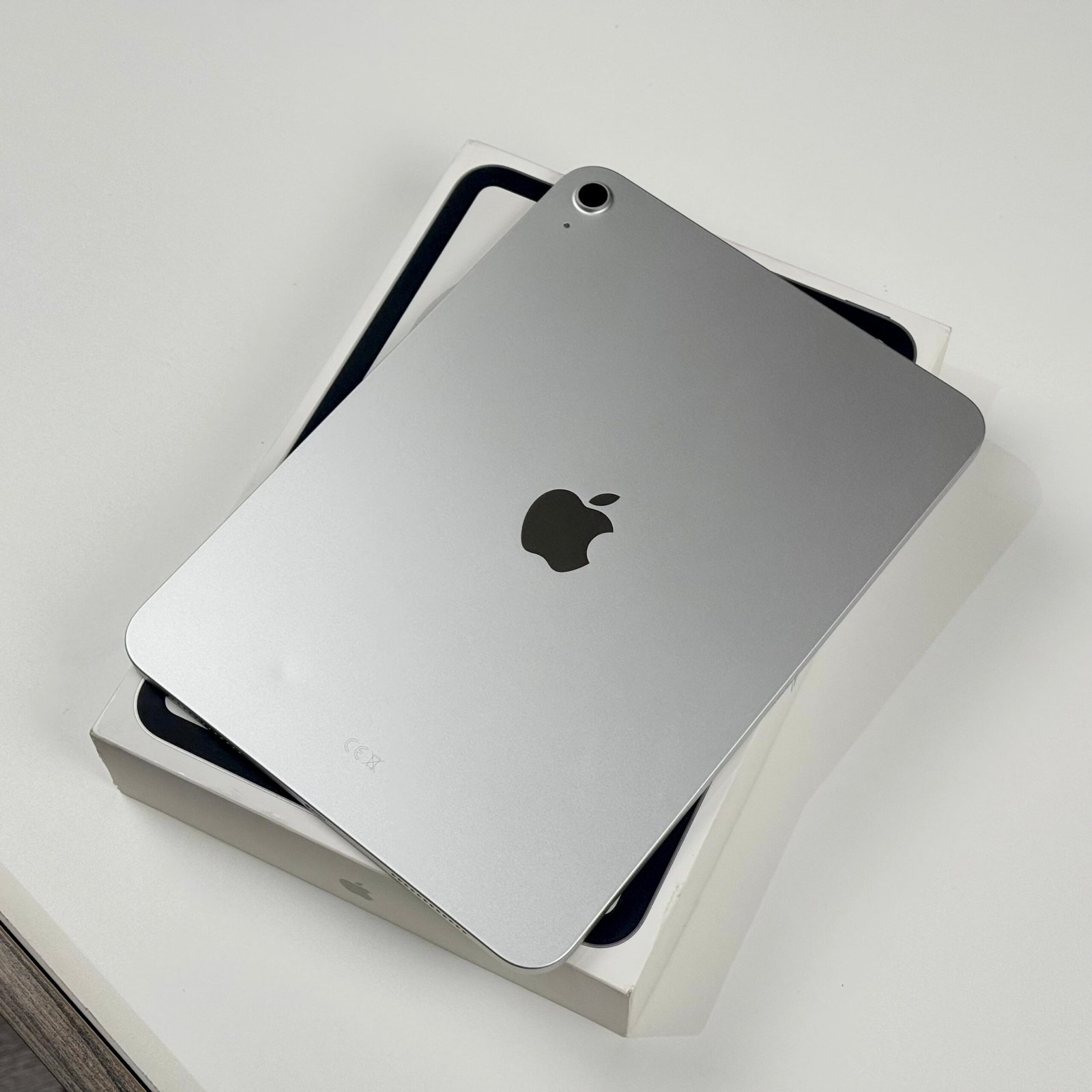 iPad 11" A16 128GB Wifi Silver (2025) - Pre-Owned - Image 3