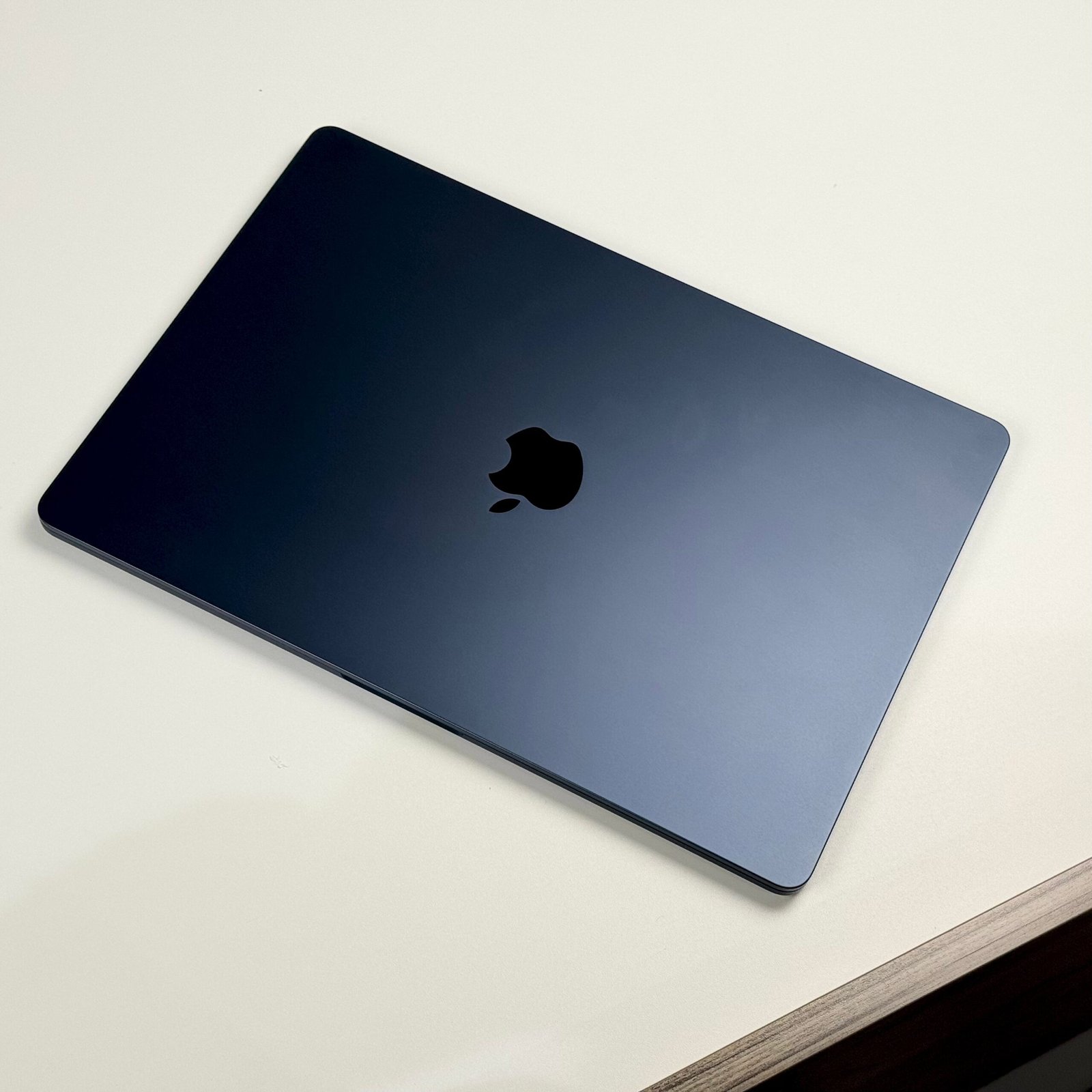 MacBook Air 15" M3 16GB 512GB Midnight (2024) - Pre-Owned - Image 8