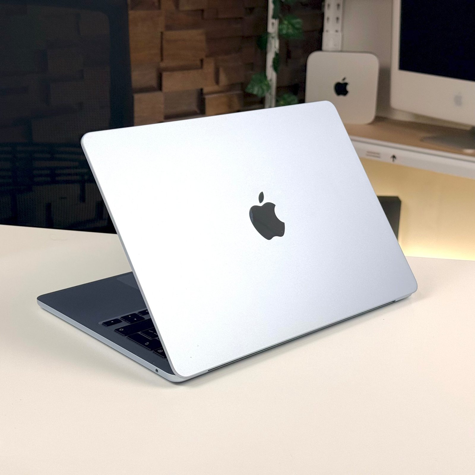 MacBook Air 13" M4 16GB 256GB Sky Blue (2025) - Pre-Owned - Image 7