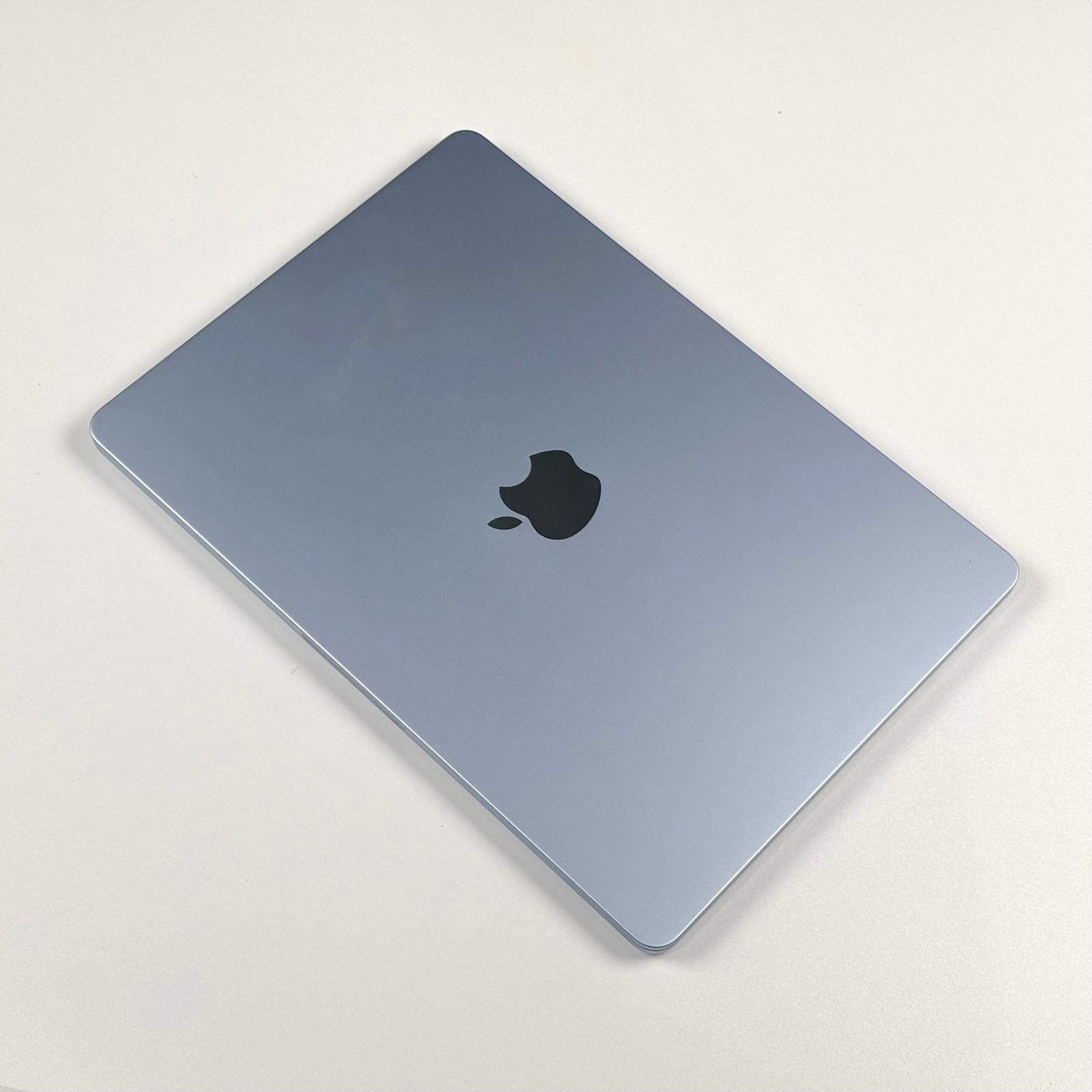 MacBook Air 13" M4 16GB 256GB Sky Blue (2025) - Pre-Owned - Image 8