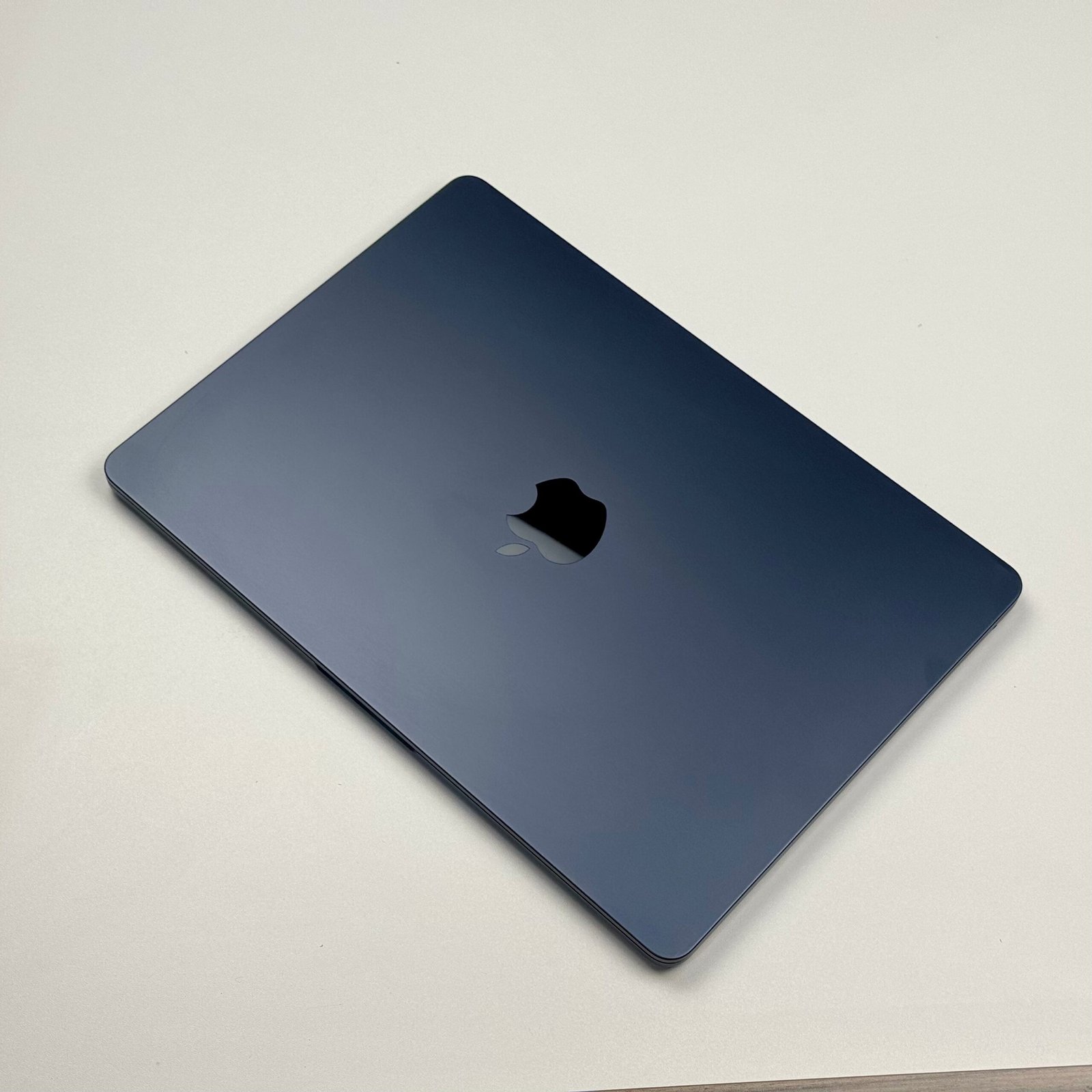 MacBook Air 13" M4 16GB 256GB Midnight (2025) - Demo - Image 7