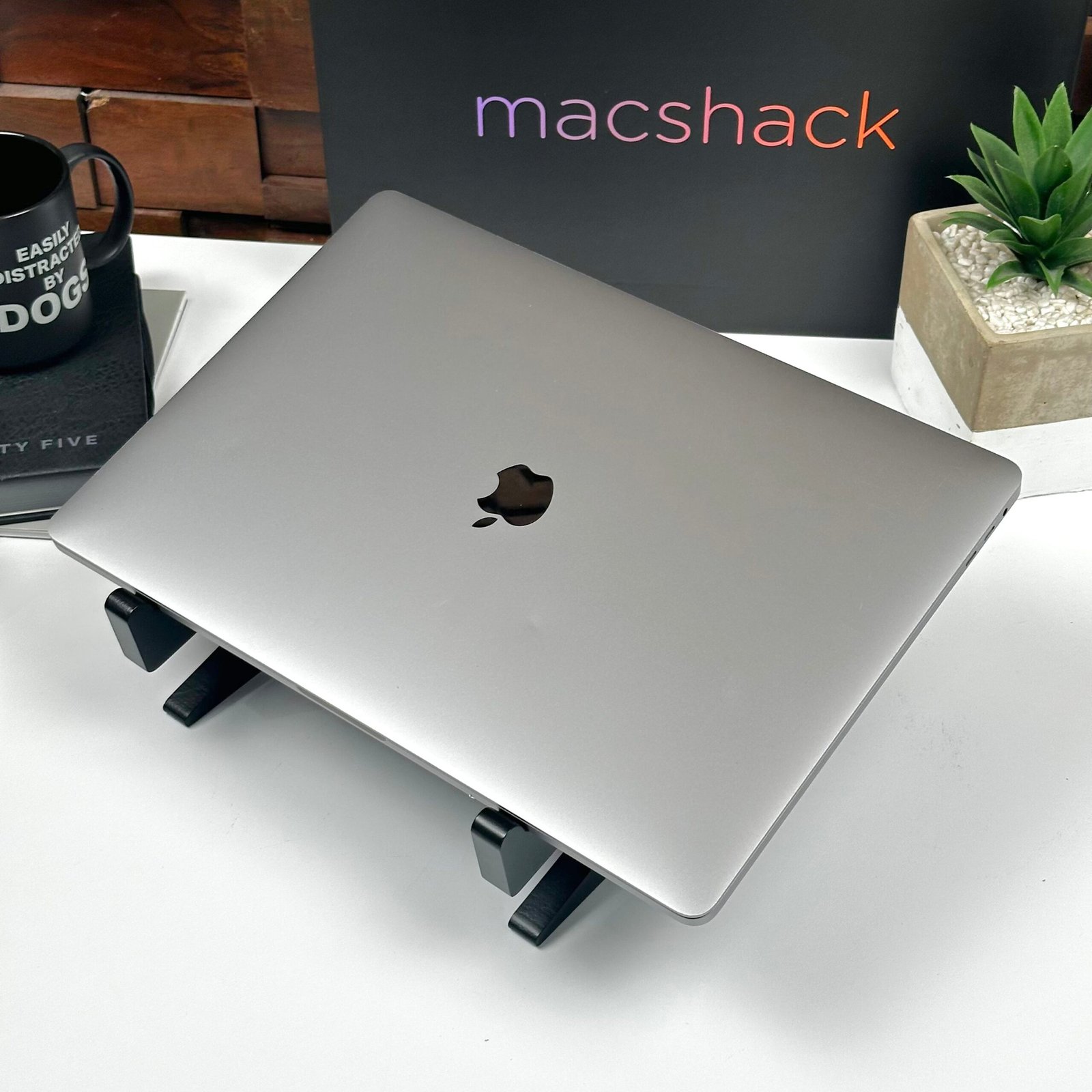 MacBook Pro 16" Intel Core i9 32GB 512GB Space Gray (2019) - Pre-Owned - Image 8